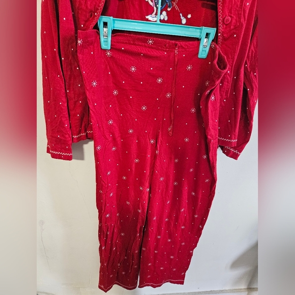 Winnie the Pooh Women's Pajama PJ Set Top & Pant RARE Medium red snow ball fight - Picture 16 of 16